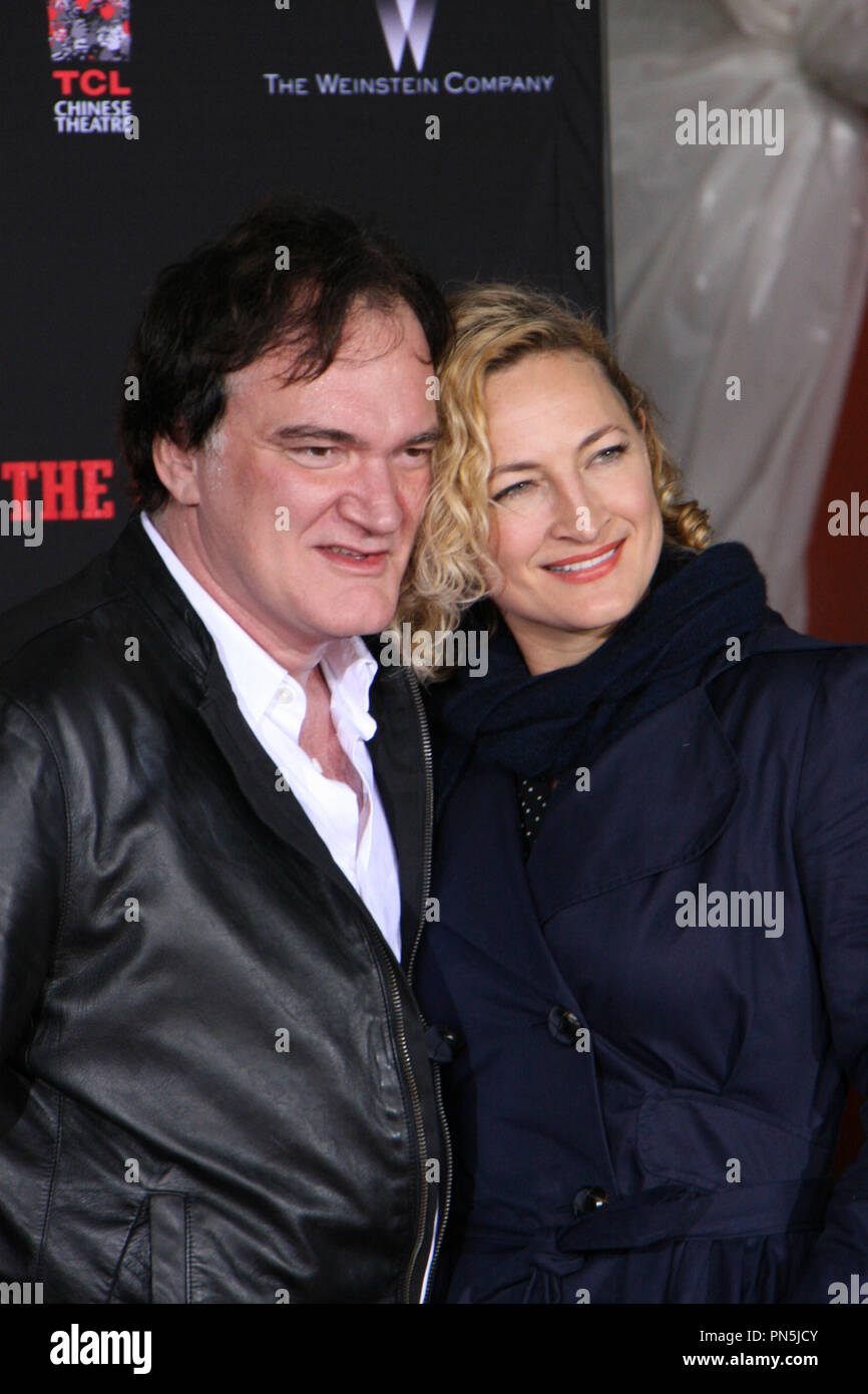 Quentin Tarantino, Zoe Bell 05.01.2016 Quentin Tarantino Hand & Footprint Ceremony in TCL Chinese Theatre in Hollywood, Kalifornien Foto von Shogo Okishio / HollywoodNewsWire.net Stockfoto