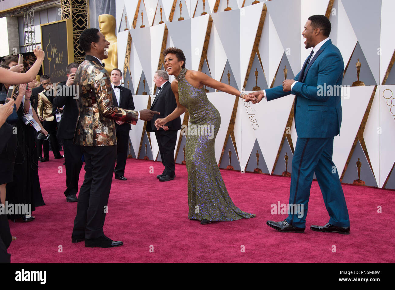 Orlando Jones, Robin Roberts und Michael Strahan kommen an Die 88 Oscars® auf der Dolby® Theater in Hollywood, CA am Sonntag, dem 28. Februar, 2016. Datei Referenz # 32854 004 THA nur für redaktionelle Verwendung - Alle Rechte vorbehalten Stockfoto