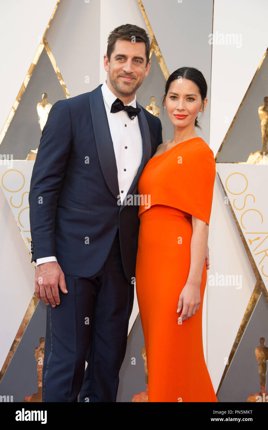Aaron Rodgers und Olivia Munn kommen an Die 88 Oscars® auf der Dolby® Theater in Hollywood, CA am Sonntag, dem 28. Februar, 2016. Datei Referenz # 32854 213 THA nur für redaktionelle Verwendung - Alle Rechte vorbehalten Stockfoto