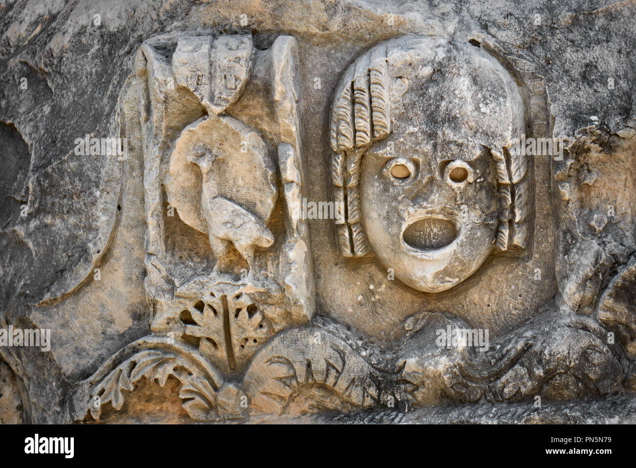 Skulptur des antiken Theater Maske, Myra (Demre), Türkei Stockfoto