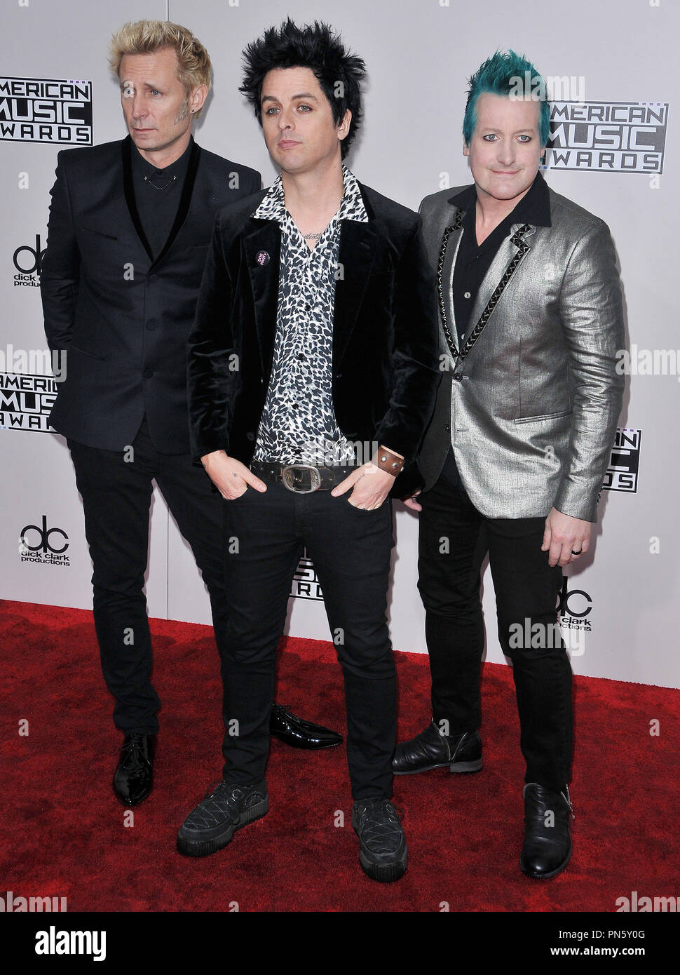 Greenday, (Mike Dirnt und Billie Joe Armstrong, Tre Cool) bei den American Music Awards 2016 gehalten am Microsoft Theater in Los Angeles, CA am Sonntag, 20. November 2016. Foto von PRPP/PictureLux Datei Referenz # 33162 053 PRPP 01 nur für redaktionelle Verwendung - Alle Rechte vorbehalten Stockfoto