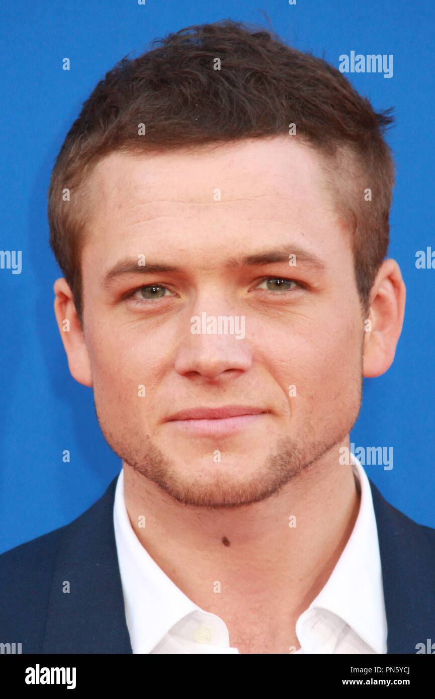 Taron Egerton 12/03/2016 die Weltpremiere der ing', die in den Microsoft Theater in L.A. statt Leben in Los Angeles, CA Foto von Izumi Hasegawa/HNW/PictureLux Stockfoto