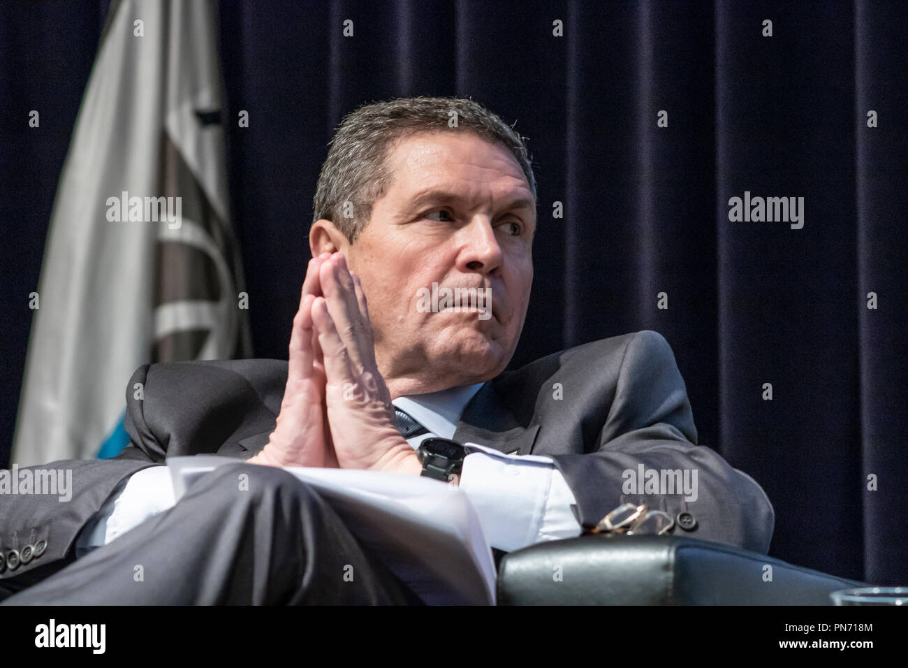 Sao Paulo, Brasilien, 20. September 2018. Joao Carlos ABIMAQ Marchesan, Vorsitzender des Vorstands der Verwaltungsrat, nimmt an einem Treffen mit General Hamilton Mourao, Vizepräsident und Präsidentschaftskandidat auf Jair Jair Bolsonaro der Plakette, an ABIMAQ Hauptsitze, in Sao Paulo Quelle: Alf Ribeiro/Alamy leben Nachrichten Stockfoto