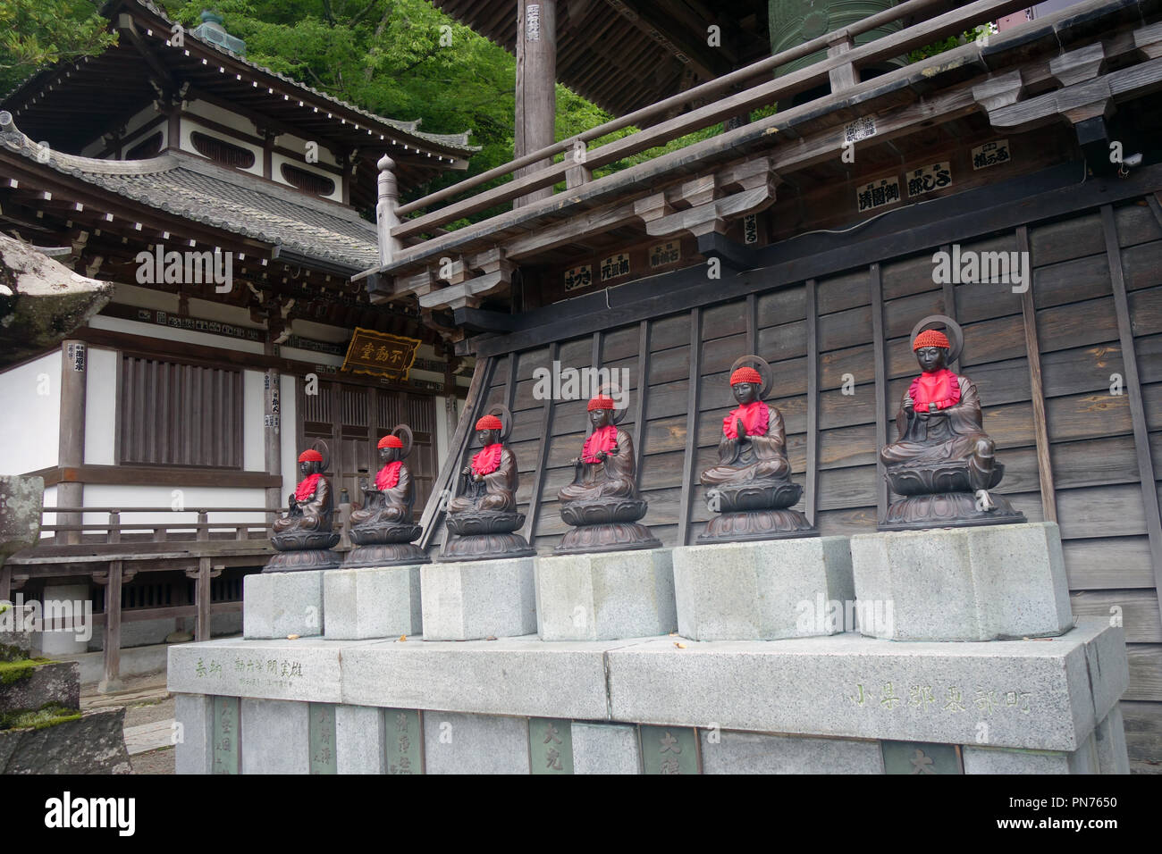 Heiligtum von Kitamuki Kannon Tempel, Bessho Onsen, Präfektur Nagano, Honshu, Japan. Keine PR Stockfoto