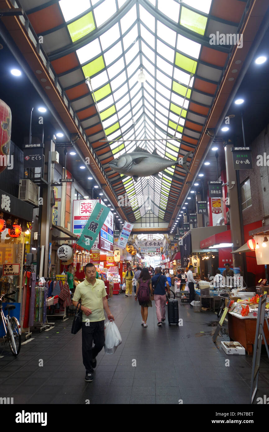 : Kuromon Ichiba Markt, Nipponbashi, Osaka, Japan. Keine MR oder PR Stockfoto