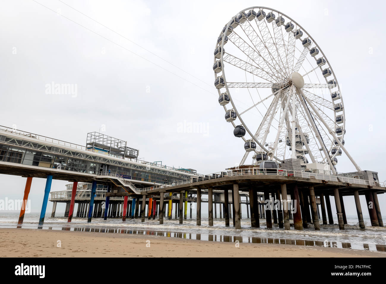 Scheveningen, Den Haag, Niederlande, 04.April 2018 - Winter Scheveninger Pier Stockfoto