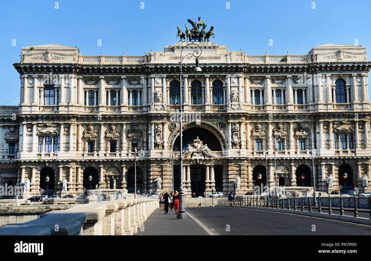 Der Palast der Justiz von der Ponte Umberto I gesehen Stockfoto