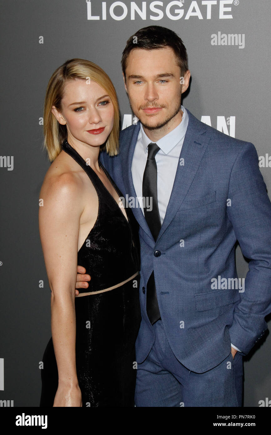 Valorie Curry Und Sam Underwood Im La Special Screening Von Lionsgate S American Pastoral An Der Akademie Samuel Goldwyn Theater In Beverly Hills Ca 13 Oktober 16 Statt Foto Von Joe Martinez Picturelux Stockfotografie