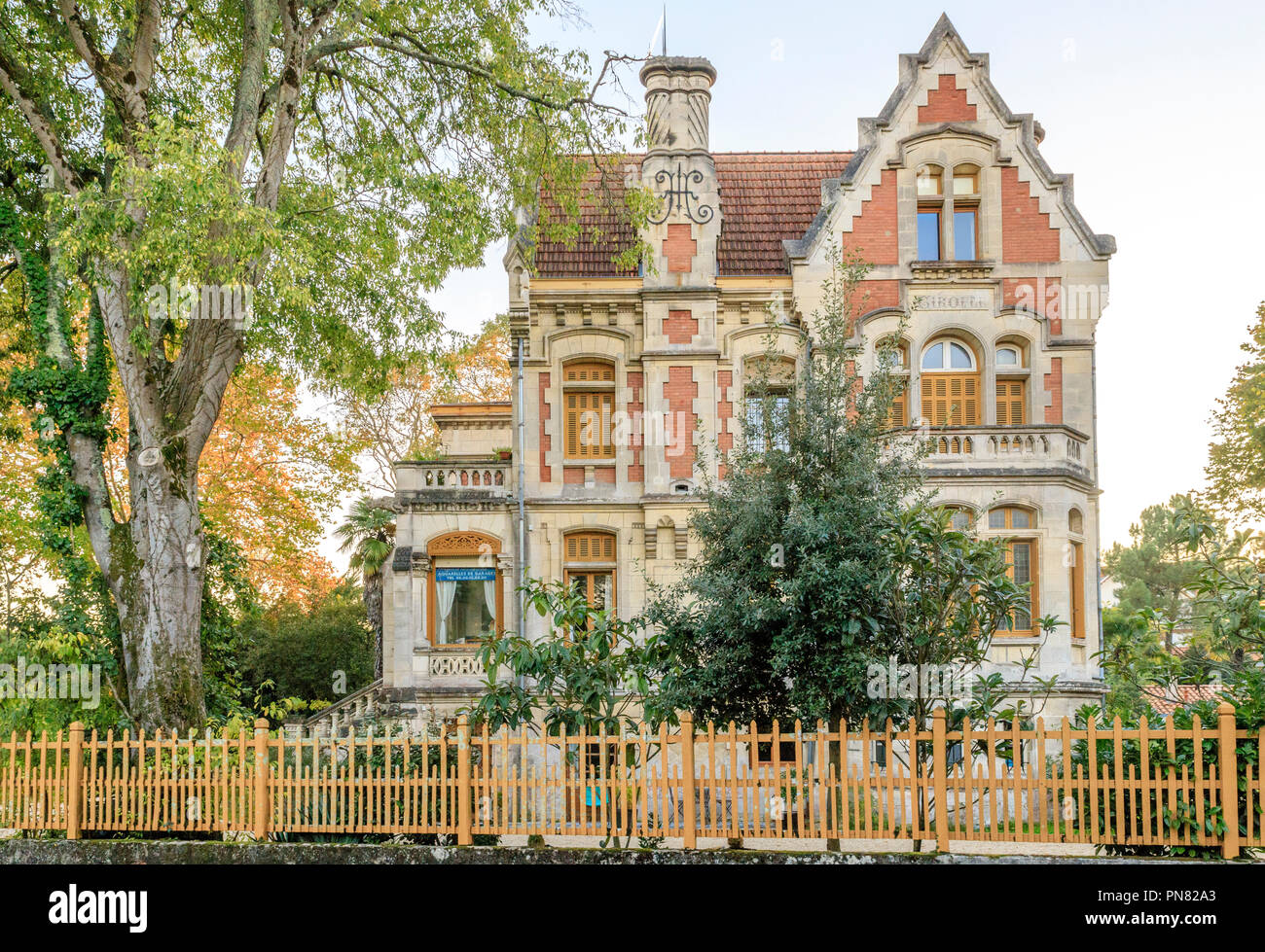 Frankreich, Gironde, Côte d'Argent, Parc naturel Marin du Bassin d'Arcachon (Arcachon Bay Marine Naturpark), Arcachon, Villa oder Arcachonnaise in der Vi. Stockfoto