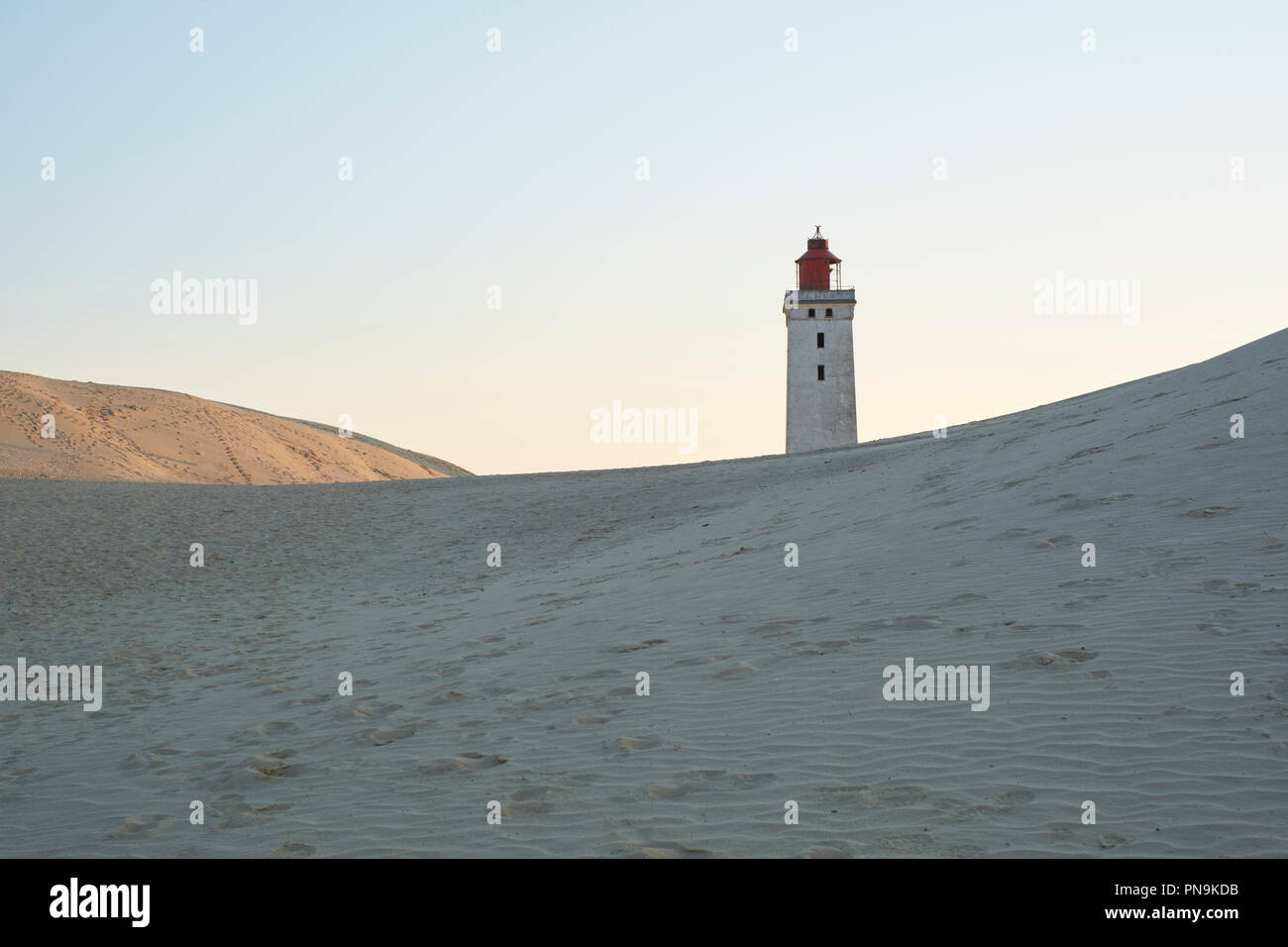 Rubjerg Knude Leuchtturm - einem verlassenen Leuchtturm langsam durch den Treibsand an der Nordseeküste in der Nähe von Lokken, Hjorring, Dänemark zurückgefordert wird. Stockfoto
