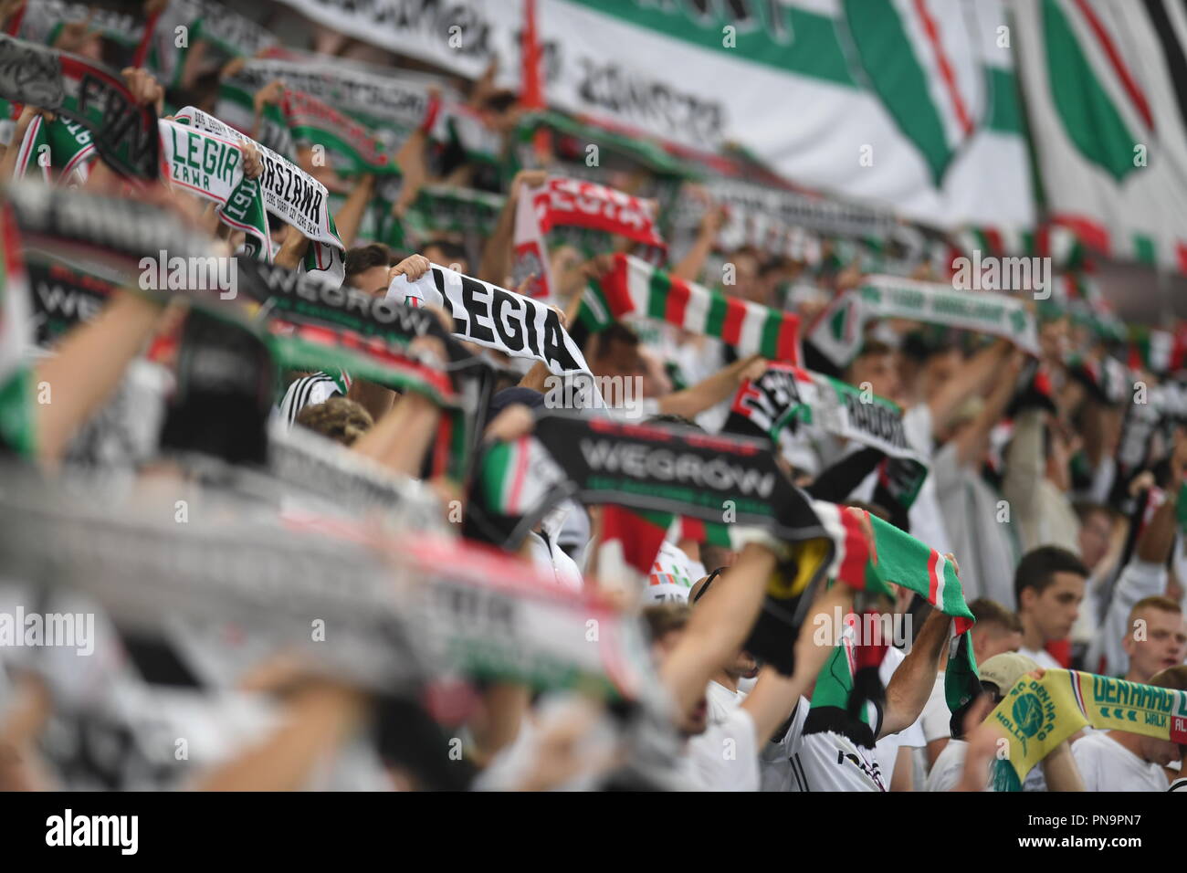 16. OKTOBER 2018 - Warschau, Polen: Polnische Extra Liga LOTTO Ekstraklasa Fußballspiel Legia Warschau - Lech Poznan o/p Legia fans Stockfoto