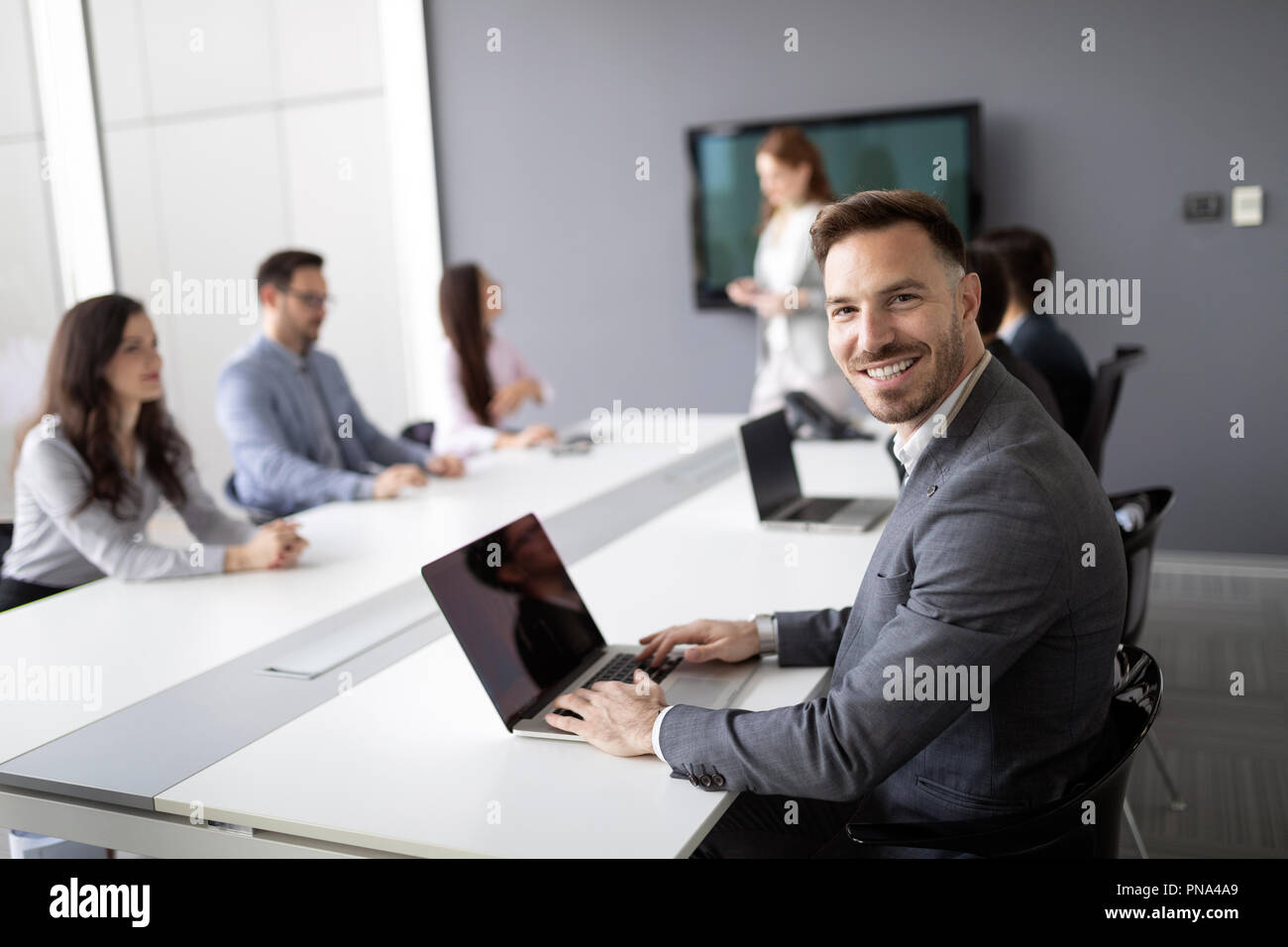 Geschäftskollegen in Konferenz meeting-Raum während der Präsentation Stockfoto