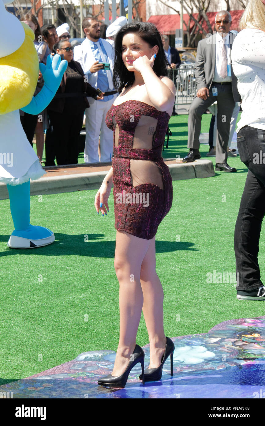 Ariel Winter bei der Weltpremiere von Columbia Pictures und Sony Pictures' murfs: Das verlorene Dorf" am ArcLight Culver City Theater in Culver City, CA, 1. April 2017 statt. Foto von Joseph Martinez/PictureLux Stockfoto