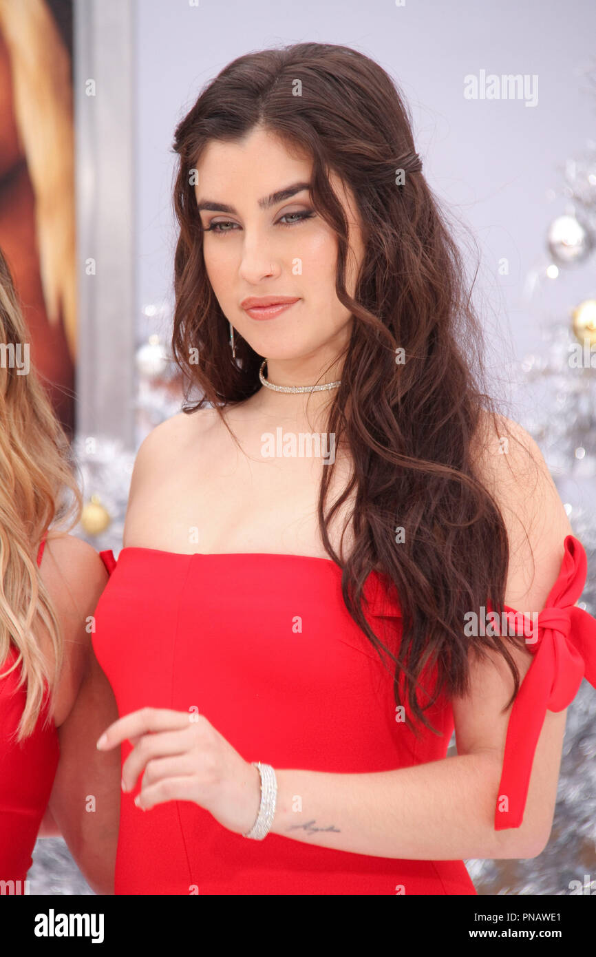 Lauren Jauregui (5. Harmonie) bei der Premiere von Sony Pictures Animation "Der Stern" im Regency Dorf Theater in Westwood, CA, 12. November 2017 statt. Foto von Joseph Martinez/PictureLux Stockfoto