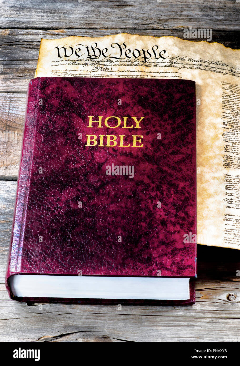 Bibel und Verfassung, wir, die Menschen. Stockfoto