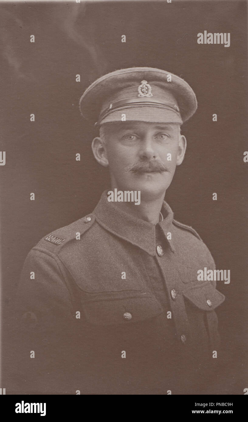 * Vintage Blackpool Foto einer WW1 Soldaten von der Royal Army Medical Corps (Rotameter RAMC) Stockfoto