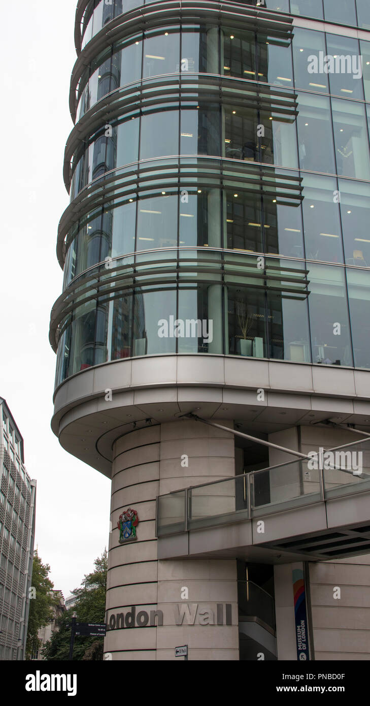 One London Wall, London, England, UK, von Foster & Partner konzipiert und im Jahr 2003 die Bereitstellung von 200.000 qm errichtet. der Unterkunft Stockfoto
