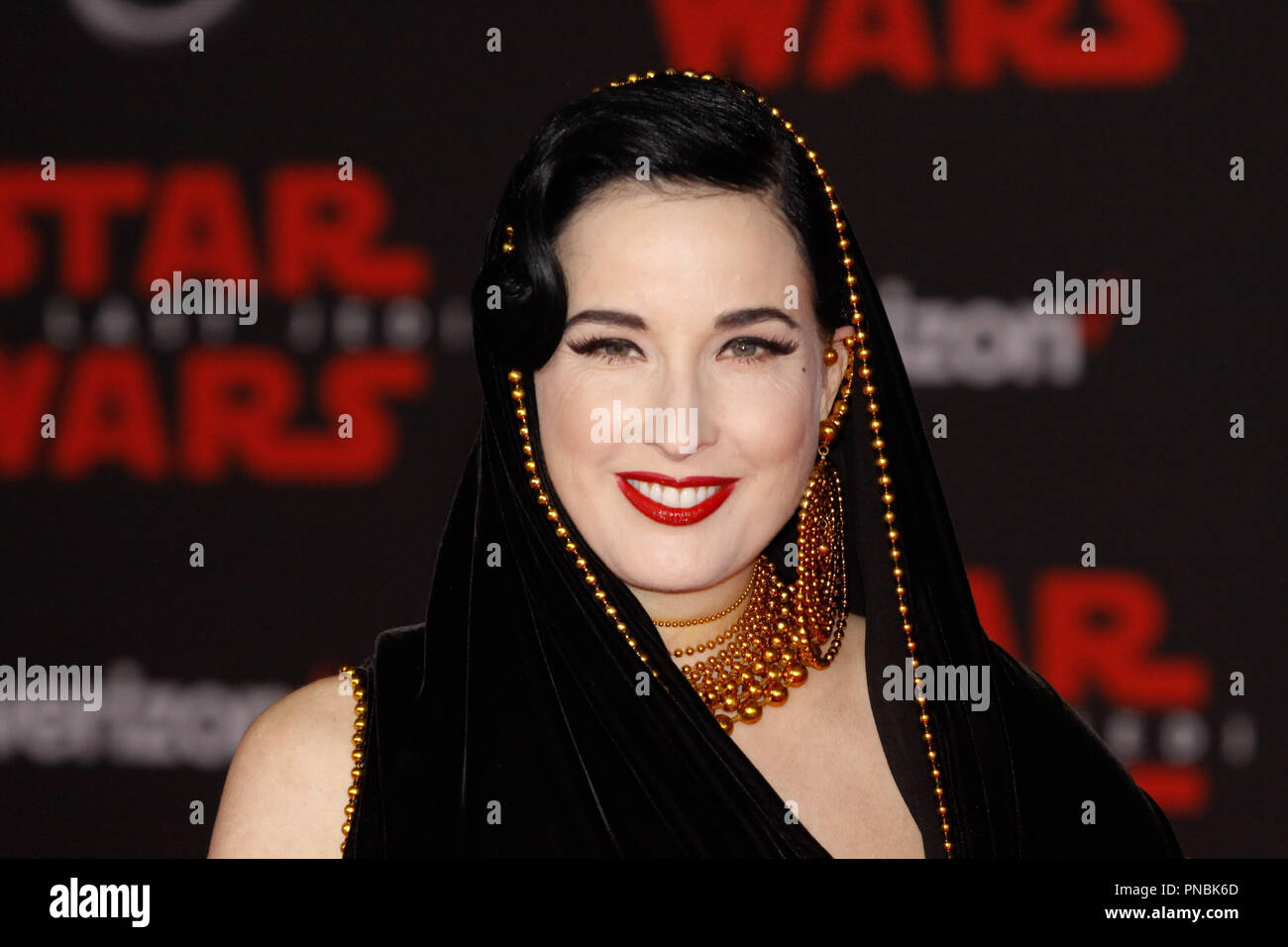 Dita Von Teese bei der Weltpremiere von Lucasfilm's Star Wars: Der