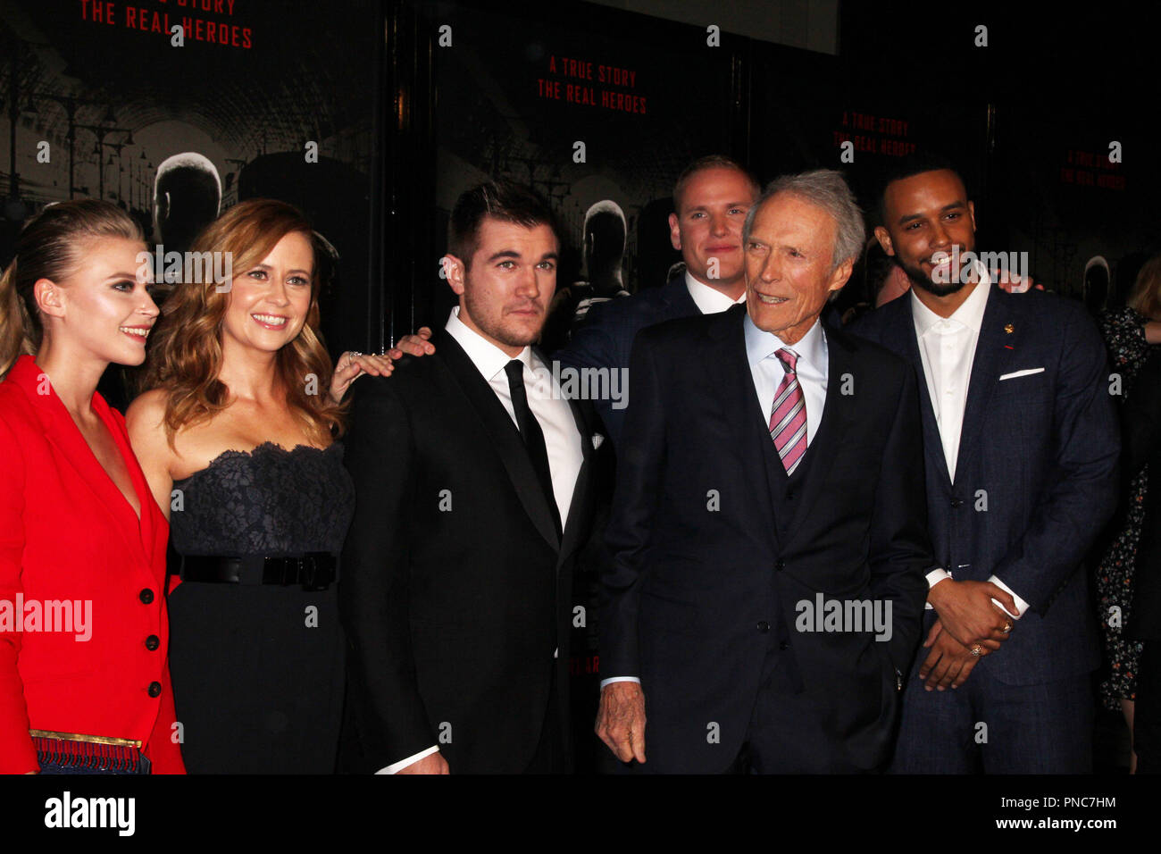Jeanne Goursaud, Jenna Fischer, Alek Skarlatos, Spencer Stein, Clint Eastwood, Anthony Sadler 02/05/2018 Die Weltpremiere von "Die 15:17 bis Paris' an Der sjr Theater bei Warner Bros Studios in Burbank, CA Foto von Izumi Hasegawa/HNW/PictureLux Stockfoto