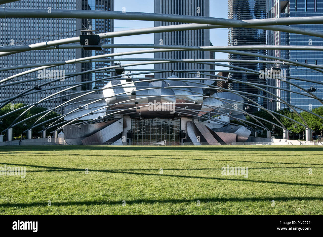 Jay Pritzker Pavilion Konzertmuschel, von dem Architekten Frank O. Gehry in Millennium Park, Chicago, IL. Stockfoto