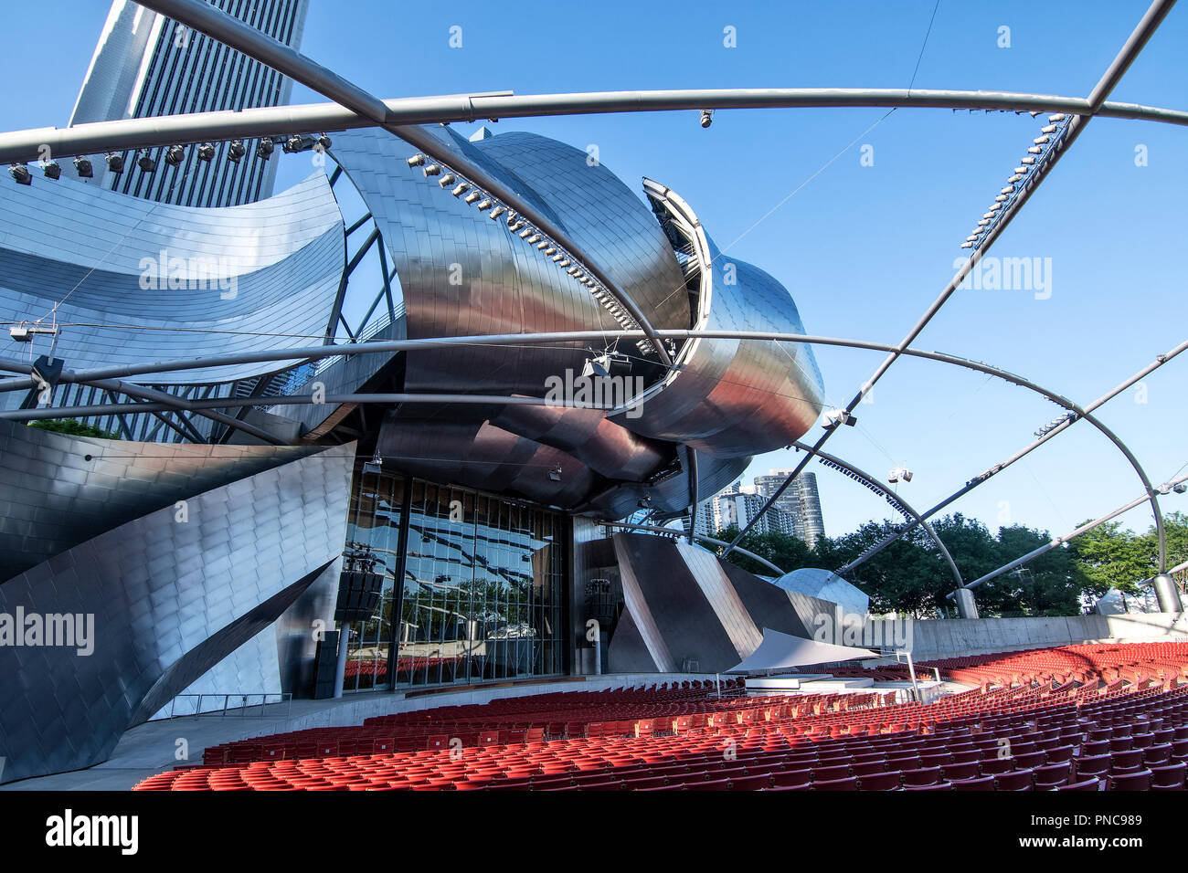 Jay Pritzker Pavilion Konzertmuschel, von dem Architekten Frank O. Gehry in Millennium Park, Chicago, IL. Stockfoto