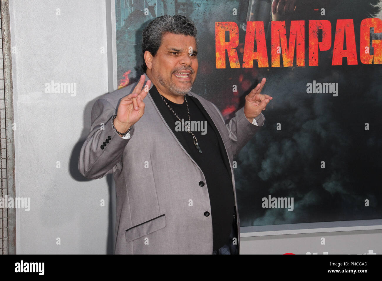Luis Guzman bei der Premiere von Warner Bros.' 'Rampage', die in den Microsoft Theater in Los Angeles, CA, 4. April 2018 statt. Foto von Joseph Martinez/PictureLux Stockfoto