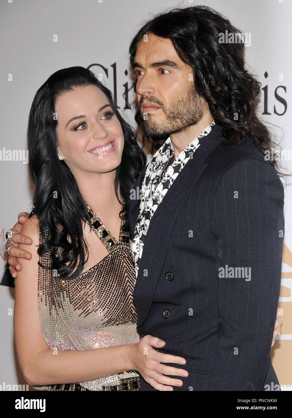 Katy Perry und Russell Brand an der Recording Academy und Clive Davis Pre-Grammy 2010 Gala im Beverly Hilton Hotel in Beverly Hills, CA. Die Veranstaltung fand am Samstag, den 30. Januar 2010. Foto von PRPP Pacific Rim Foto Presse. /PictureLux Datei Referenz # KatyPerry RussellBrand 13010 4 PLX nur für redaktionelle Verwendung - Alle Rechte vorbehalten Stockfoto