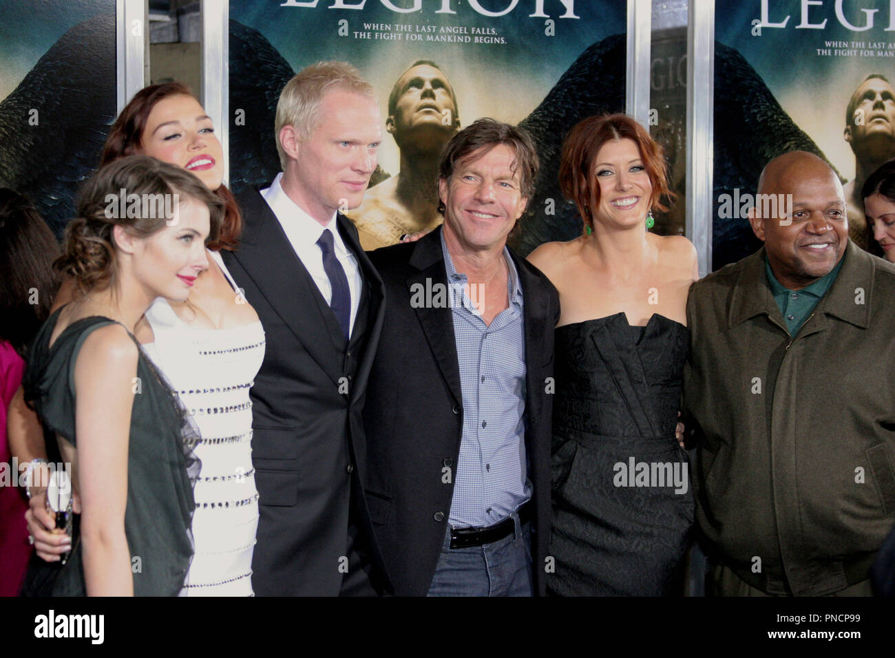 Der Legion bei der Weltpremiere von Screen Gems' Legion' werfen. Ankunft am Arclight Hollywood gehalten am Cinerama Dome in Hollywood, CA. 21. Januar 2010. Foto: Richard Chavez/PictureLux Datei Referenz # LegionCast6 012110 PLX nur für redaktionelle Verwendung - Alle Rechte vorbehalten Stockfoto