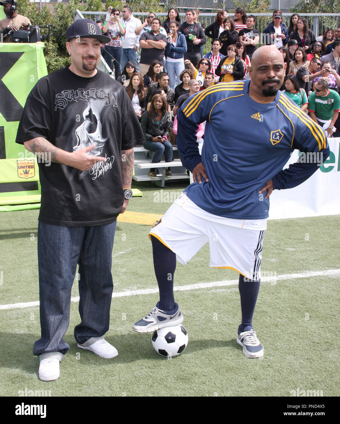 (L - r) B-Real und Sen Dog von Cypress Hillat der MTV Tr3s Rock'N'Gol TV taping im Home Depot Center in Carson, CA am Mittwoch, 31. März 2010 statt. ROCK'N'gol Airs am 3. Juni um 9:00 Uhr (EST) auf MTV Tr3s mit einem zusätzlichen MTV2 Broadcast post Premiere. Foto von Pedro Ulayan Pacific Rim Foto Presse. /PictureLux Datei Referenz # BRealSenDog 01 33110 PLX nur für redaktionelle Verwendung - Alle Rechte vorbehalten Stockfoto