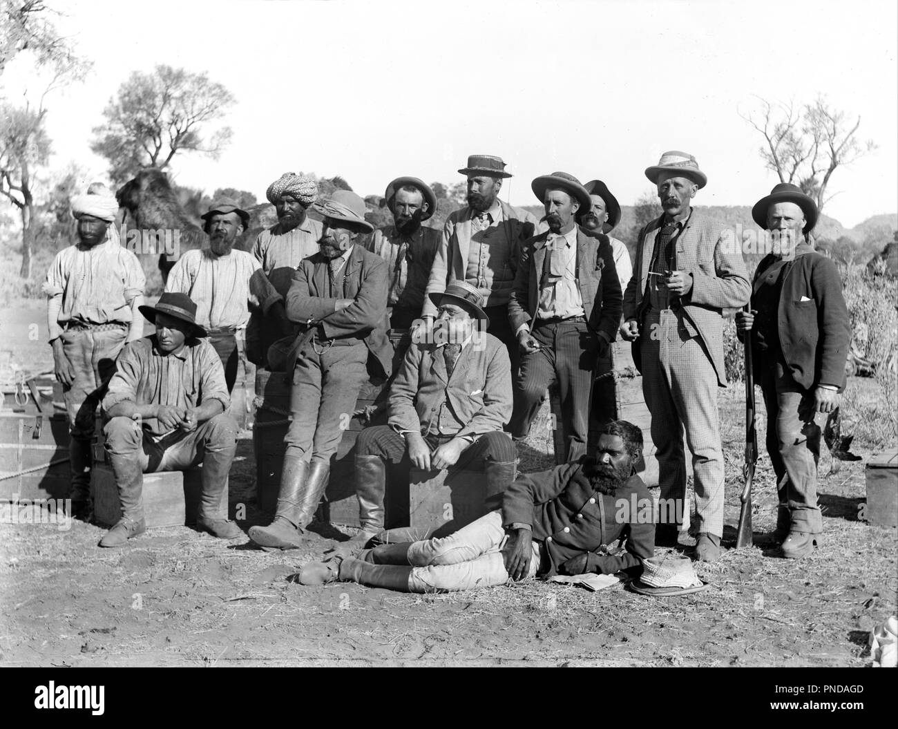 Mitglieder der Horn Expedition, Alice Springs, Australien, 1894. Datum/Zeitraum: 1894. Bild. Glasplatte Glasplatte negativ negativ. Höhe: 120 mm (4,72 in); Breite: 160 mm (6.29 in). Autor: Walter Baldwin Spencer. Stockfoto