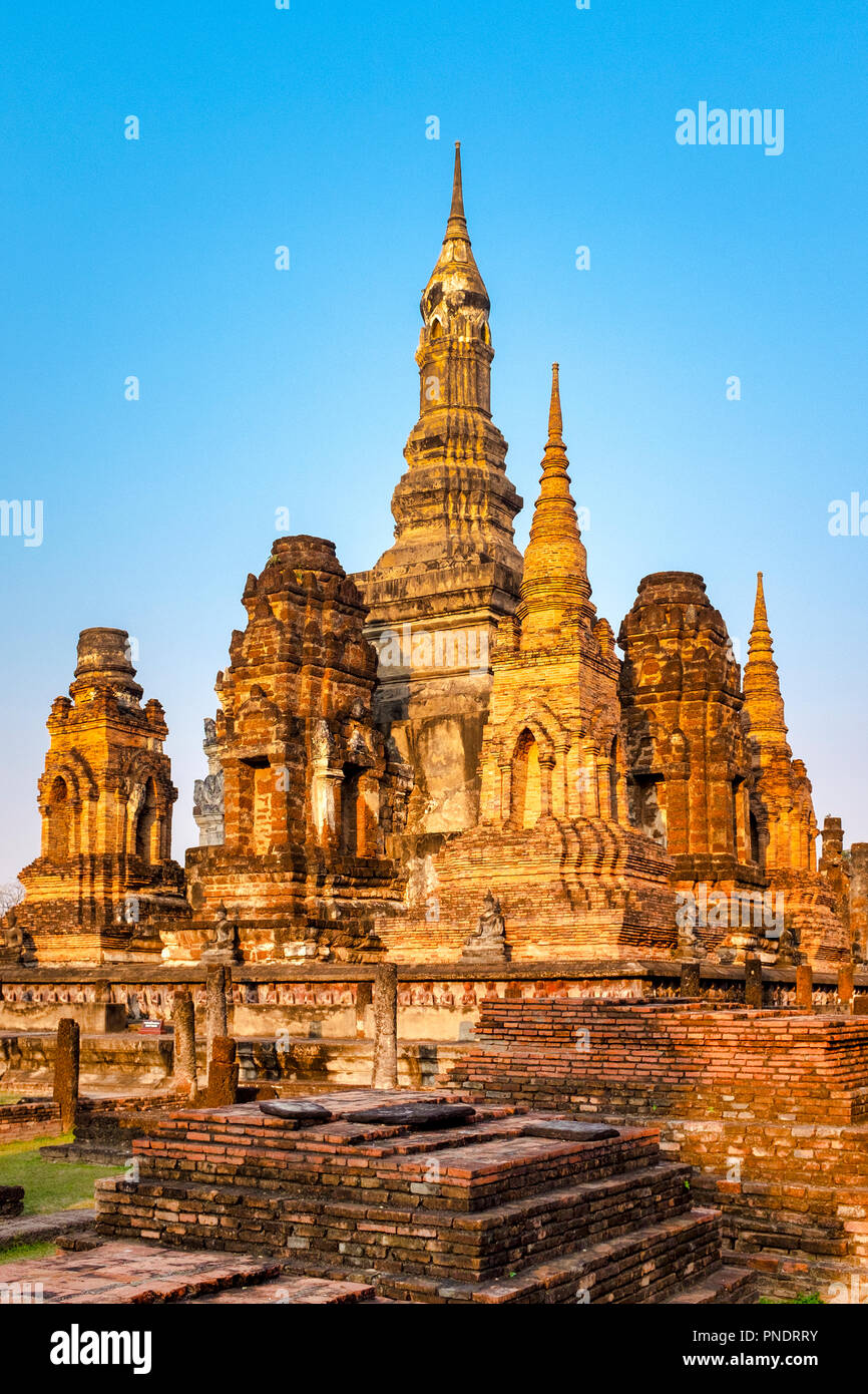 Ruinen von Wat Mahathat, Sukhothai Historical Park, Thailand Stockfoto