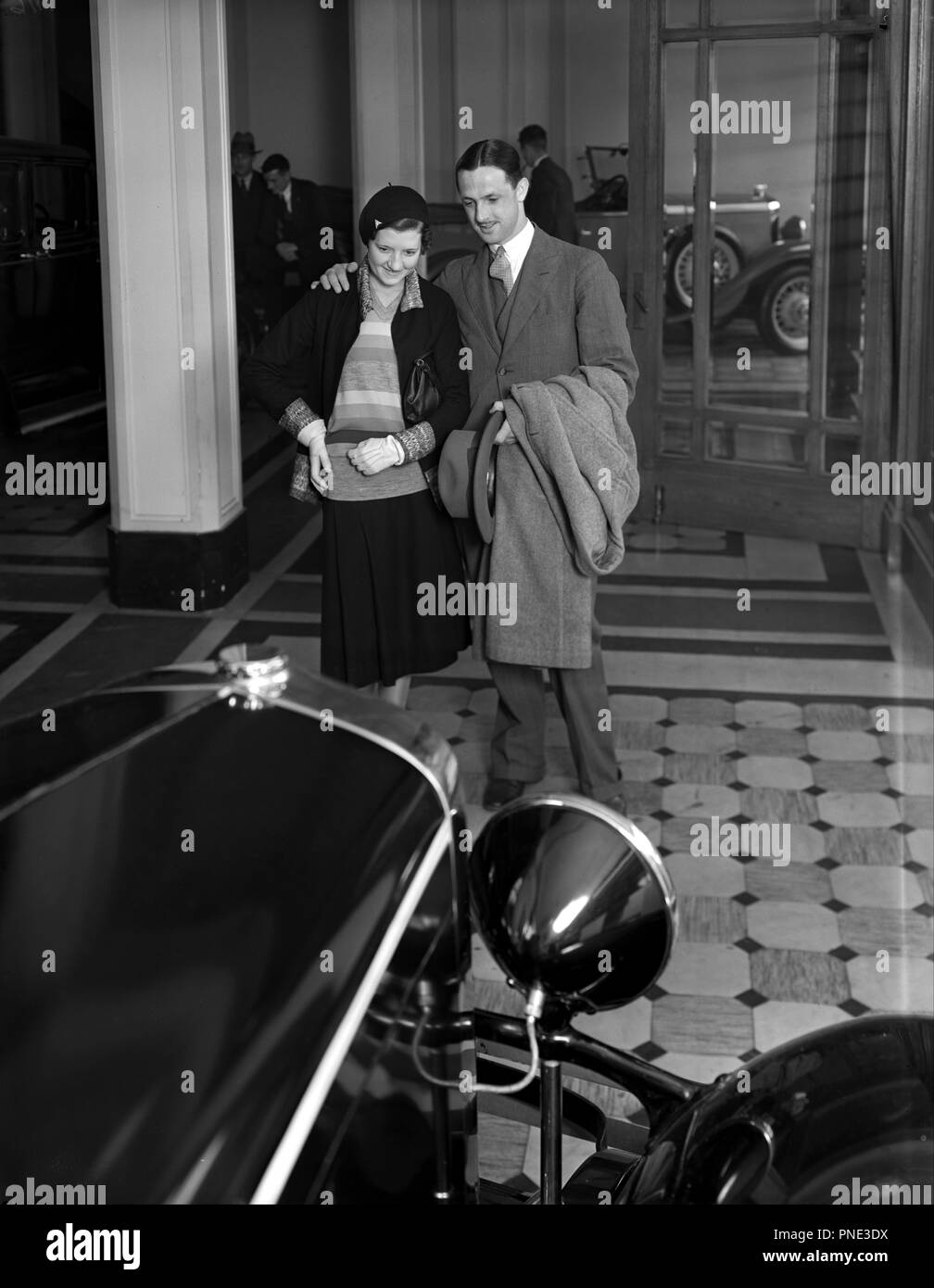 Chevrolet auto Werbung. Datum/Zeit: Ca. 1931. Gelatine trockenen Platte negative. Schwarze und weiße Gelatine Glas negativ. Autor: Gordon H. Burt Ltd. Stockfoto