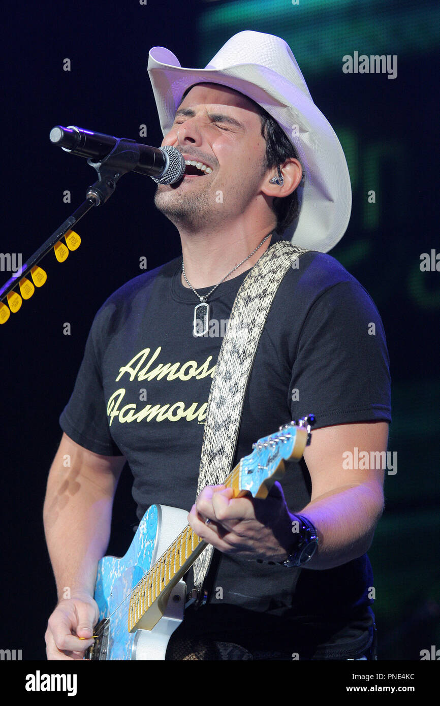 Brad Paisley führt in Konzert beim Cruzan Amphitheater in West Palm Beach, Florida, am 10. September 2011. Stockfoto