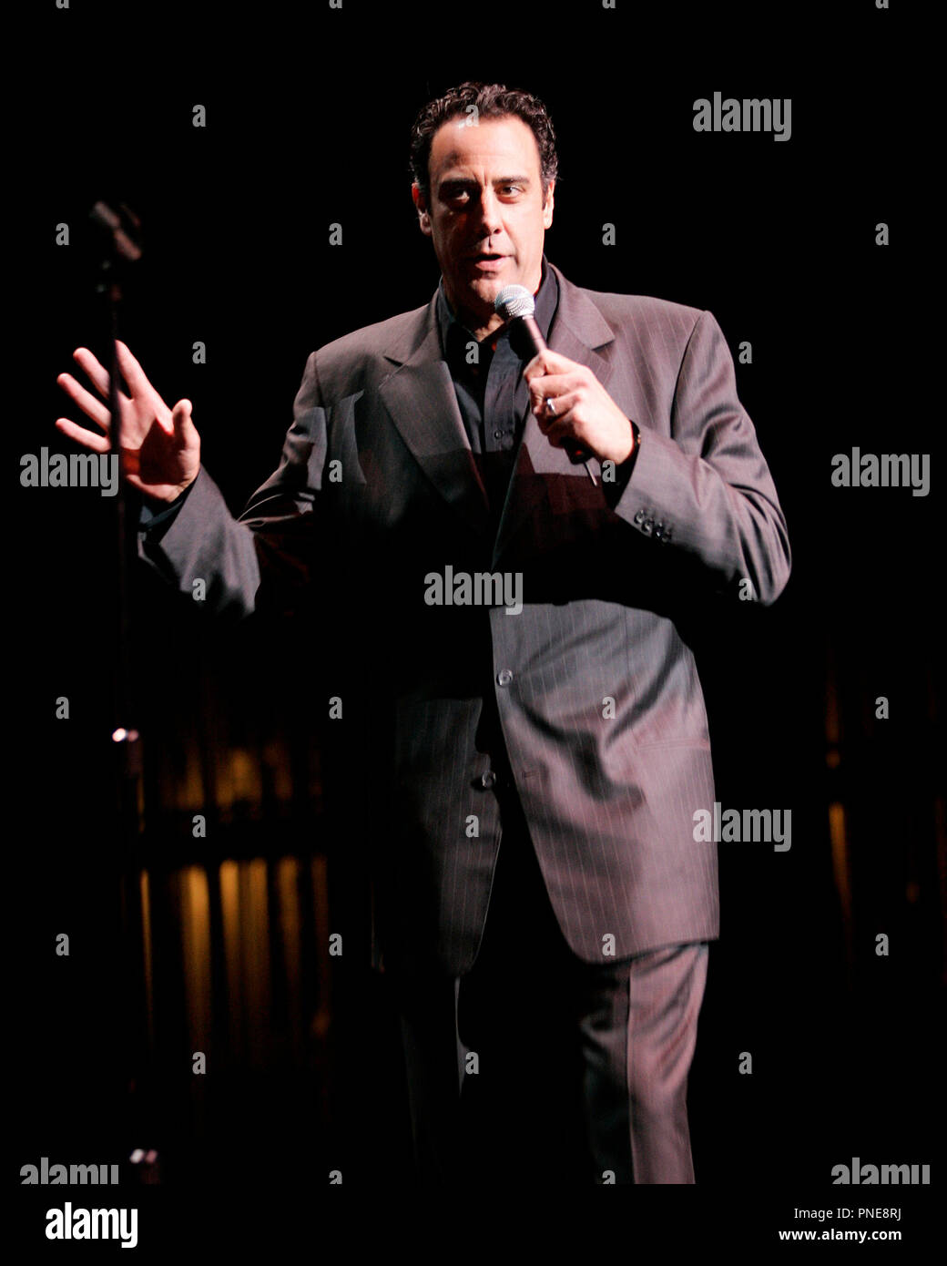 Brad Garrett führt seine Comedy Show im das Jackie Gleason Theater in Miami Beach, Florida, am 10. März 2006. Stockfoto