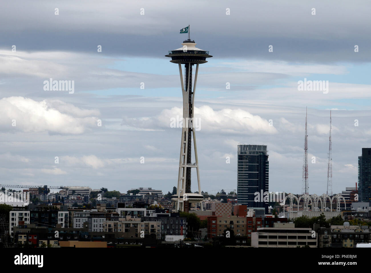 Seattle und die Space Needle von einem Kreuzfahrtschiff verlassen für Alaska Stockfoto