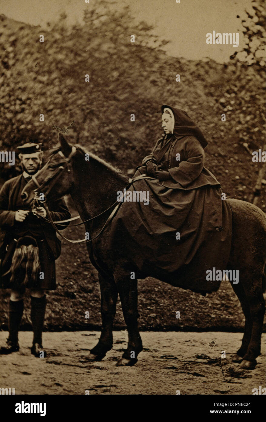 Queen Victoria auf 'Fyvie' mit John Brown im Balmoral. Datum/Zeitraum: 1863. Foto. Carte de Visite. Höhe: 920 mm (36.22 in); Breite: 610 mm (24.01 in). Autor: George Washington Wilson. Stockfoto