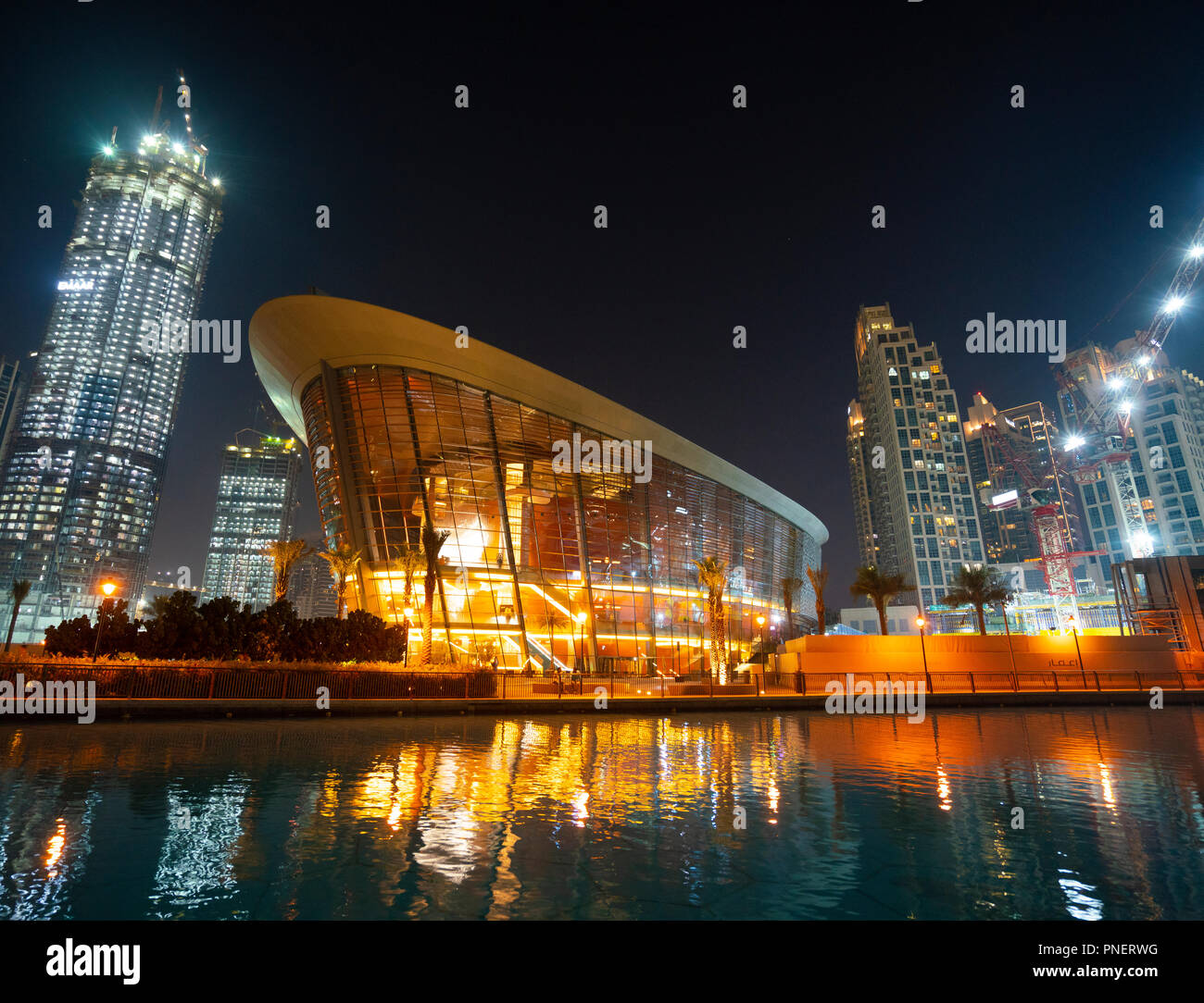 Außenansicht des neuen Dubai Oper in der Innenstadt von Dubai, VAE, Vereinigte Arabische Emirate. Stockfoto