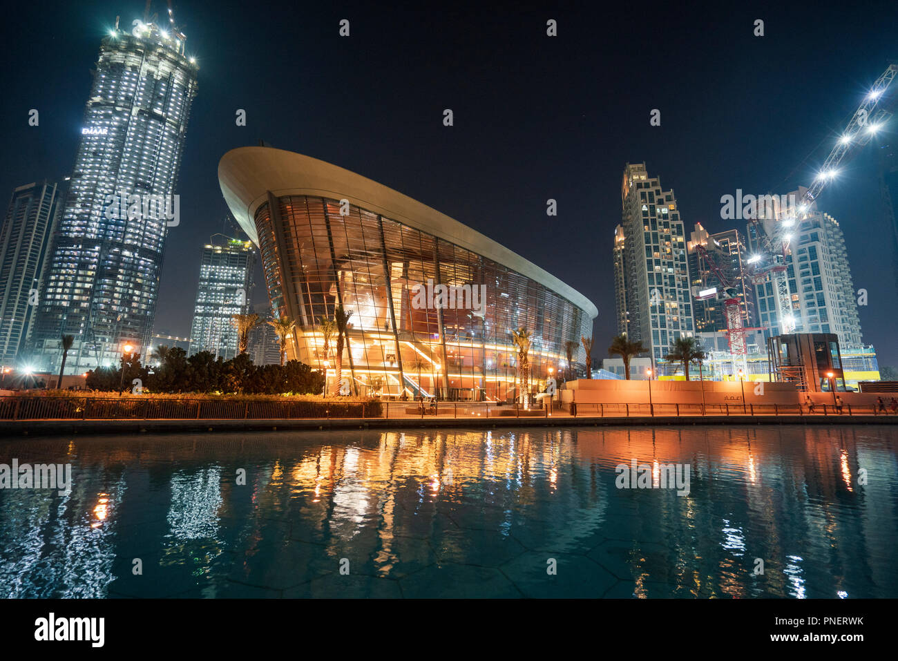 Außenansicht des neuen Dubai Oper in der Innenstadt von Dubai, VAE, Vereinigte Arabische Emirate. Stockfoto