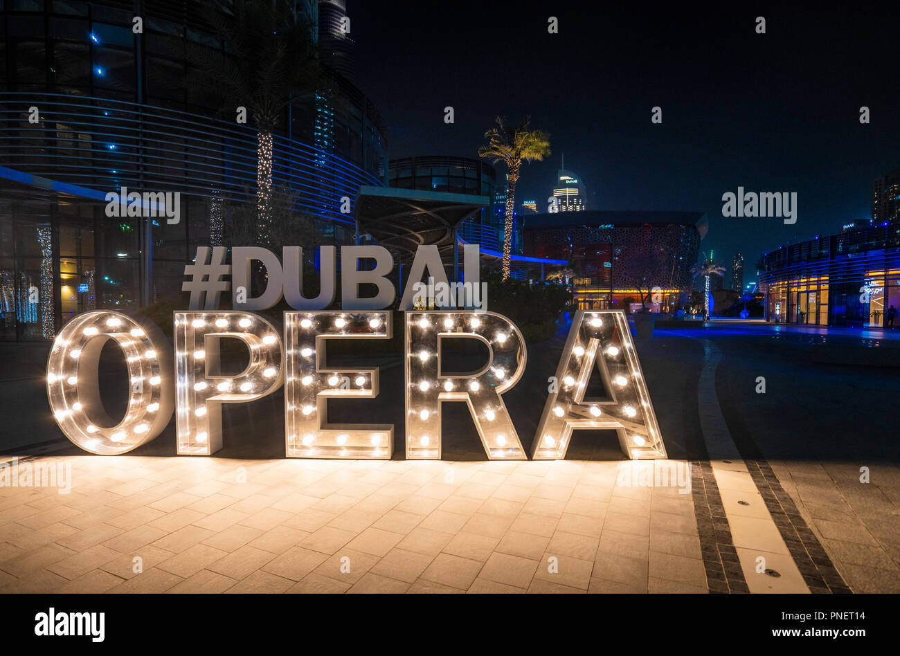 Außenansicht des neuen Dubai Oper in der Innenstadt von Dubai, VAE, Vereinigte Arabische Emirate. Stockfoto