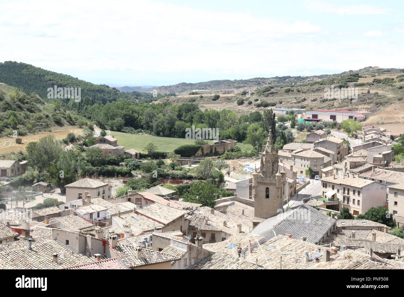 Eine Landschaft von Uncastillo, eine kleine ländliche Gemeinde in der Pre-Pyrenees in der Region Aragonien in Spanien Stockfoto