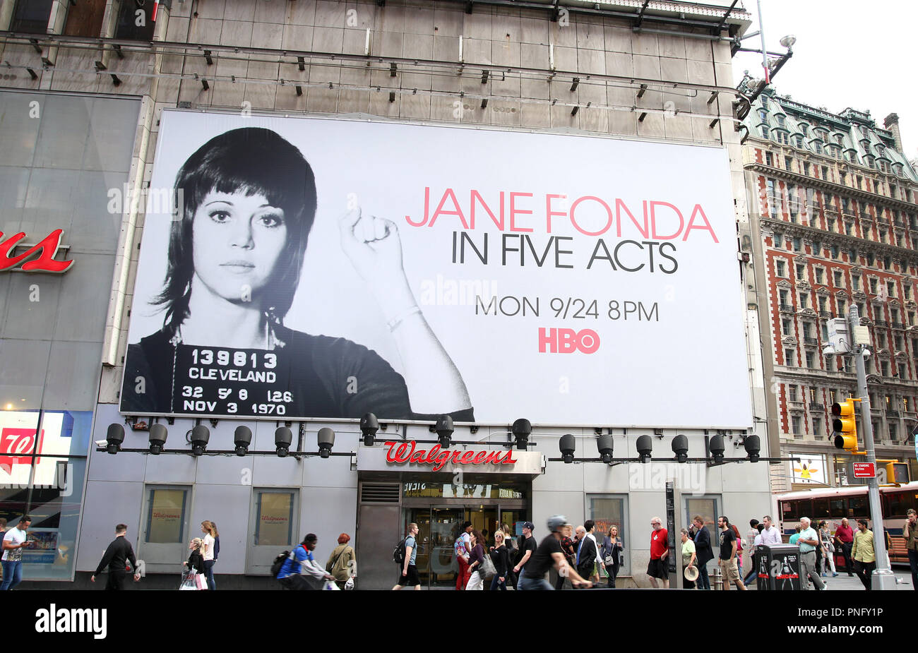 New York, NY, USA. 21 Sep, 2018. Times Square Anschlagtafel für HBO' Jane Fonda in fünf Akten" am 21. September 2018 an der 42. Straße in New York City. Quelle: Walter Mc Bride/Medien Punch/Alamy leben Nachrichten Stockfoto