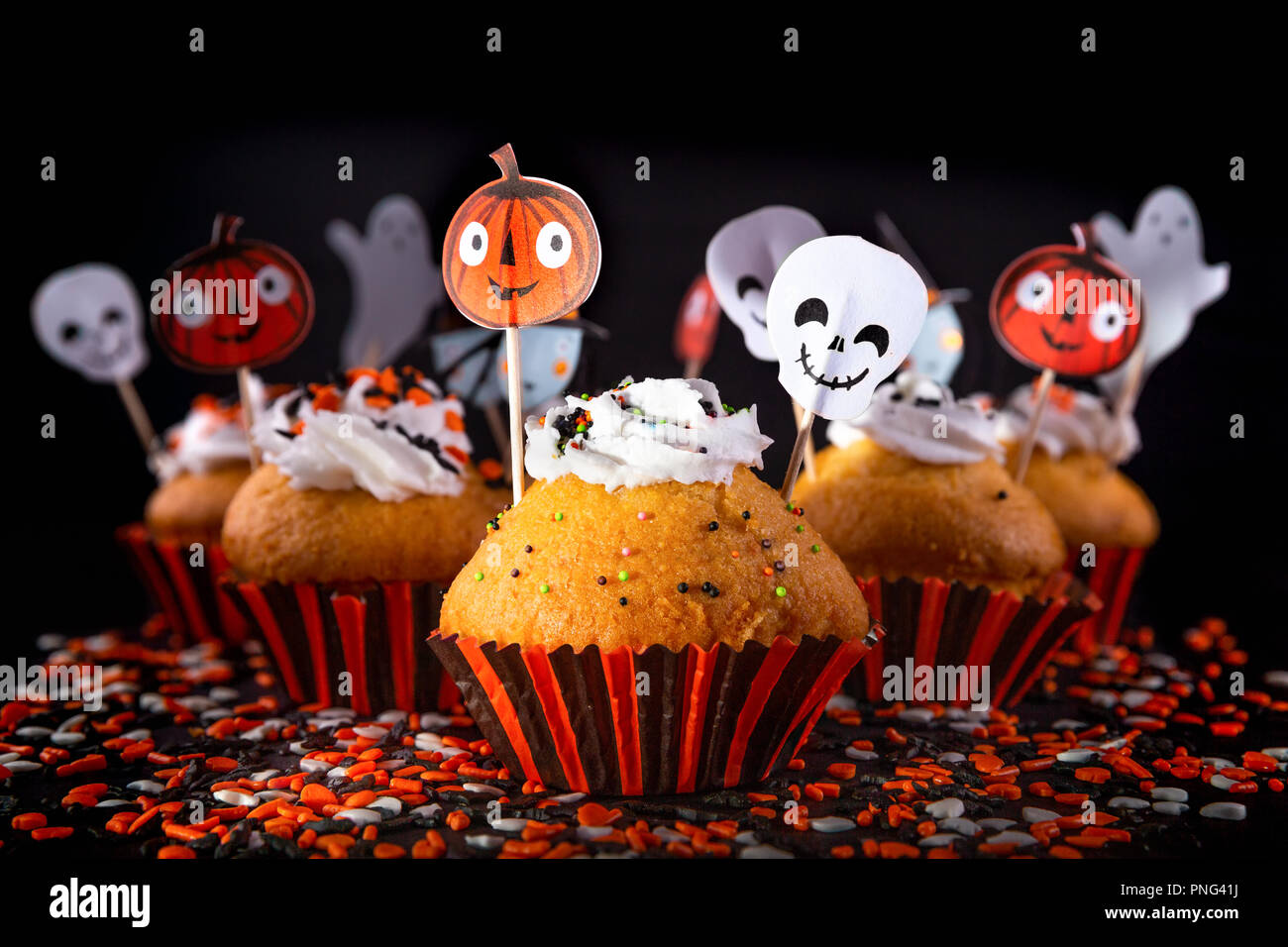 Happy Halloween Muffins Cupcakes. Stockfoto
