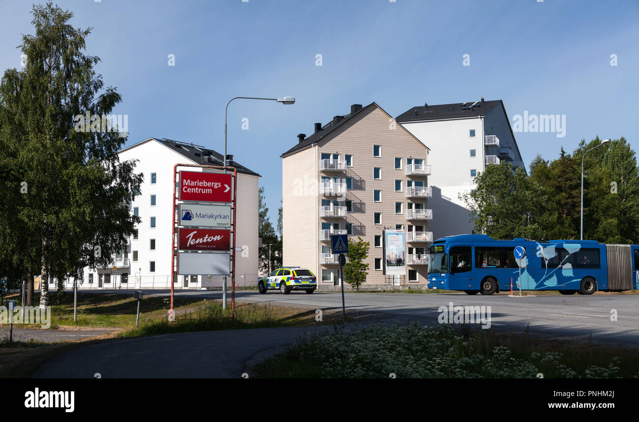 UMEA, Schweden am 17. Juni 2018. Blick auf die Kreuzung dieser Seite neu aufzubauen. Information Board diese Seite. Leitartikel Stockfoto