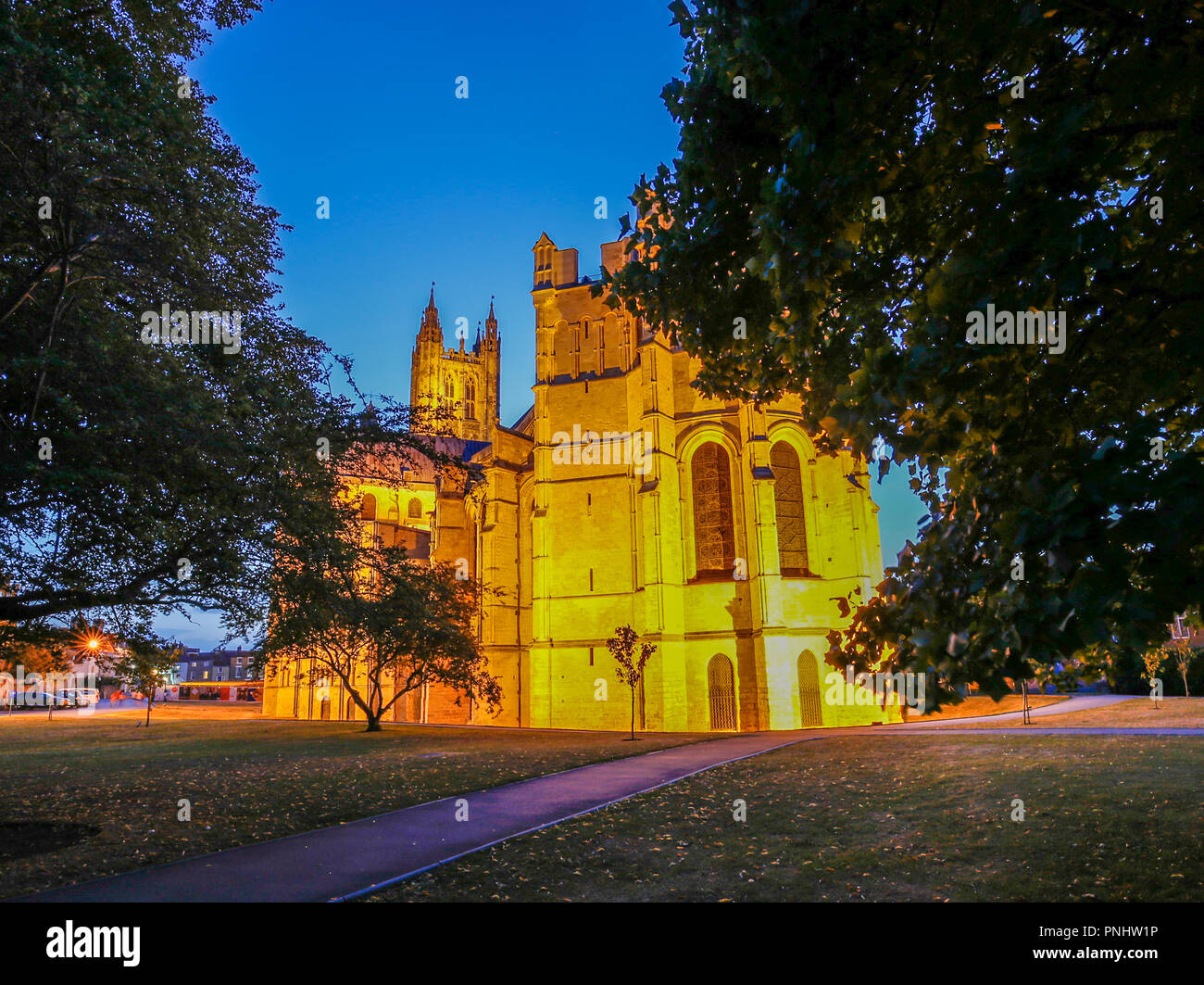 Die Kathedrale von Canterbury bei Nacht Stockfoto