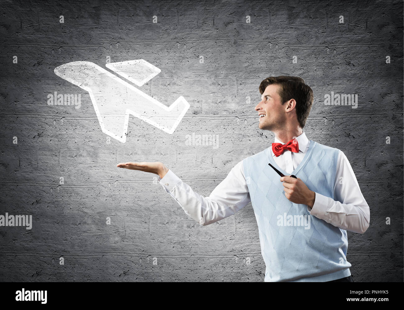 Elegante Banker tragen rote Krawatte und Flugzeug als Verkehrsmittel co Stockfoto