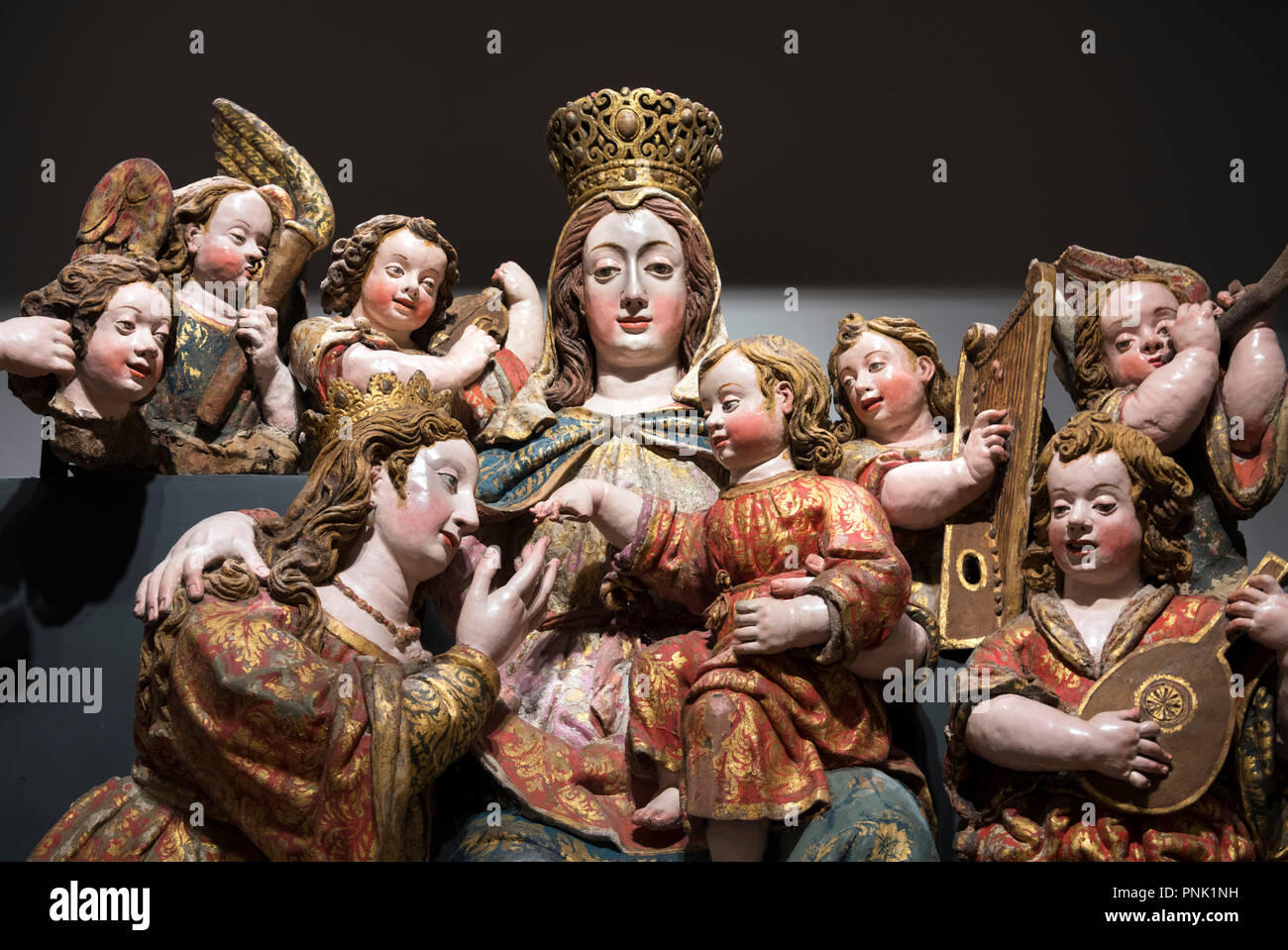 Die mystische Vermählung der Heiligen Katharina von Alexandrien, gebackenem Ton Figuren von Pater Jorge dos Reis und Pater Francisco de Santa Agueda, 1653, vom Kloster von Santa Catarina de Carnota in der Nähe von Alenquer. Stockfoto