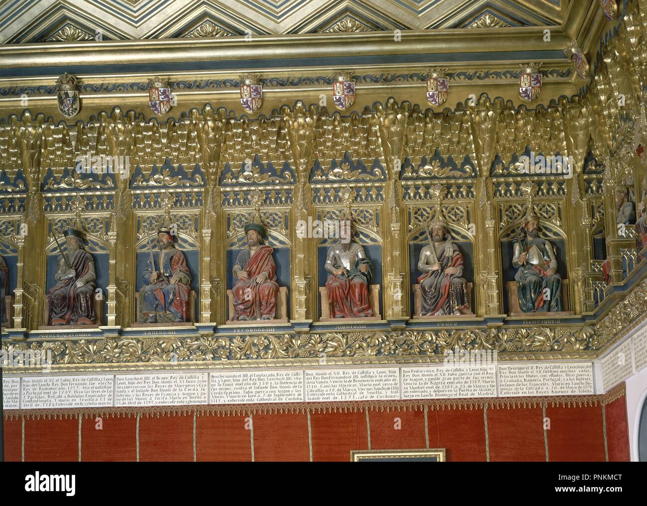SALA DE LOS REYES - ESTATUAS DE ALONSO XI SANCHO IV IV FERNANDO ALONSO XII Y PEDRO V. Ort: ALCAZAR - Interieur. SEGOVIA. Spanien. Stockfoto