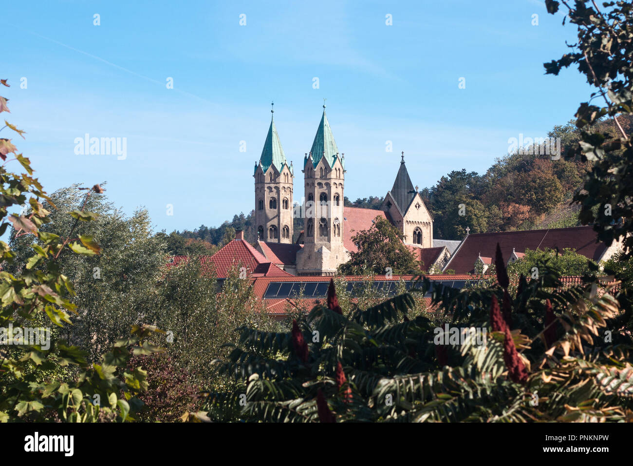 Naumburg, Deutschland - 15. September 2018: Blick auf die Kirche St. Marien in der Weinstadt Freyburg, Deutschland. Stockfoto