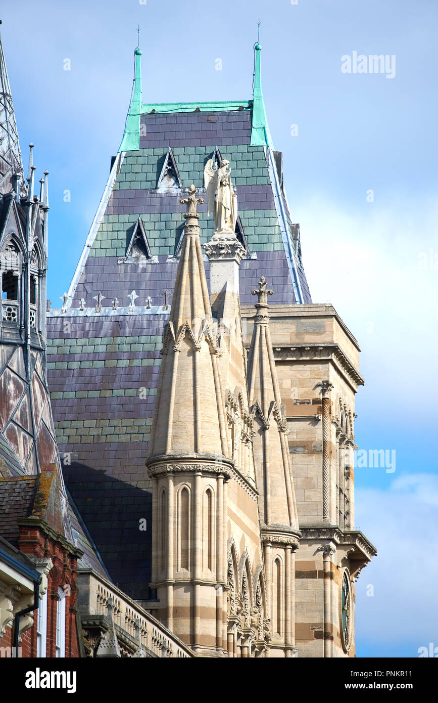 Fassade der Guildhall (Mock gotischen viktorianischen Gebäude), Home und Büros von Northampton Town Council, Northampton Town Centre, England. Stockfoto