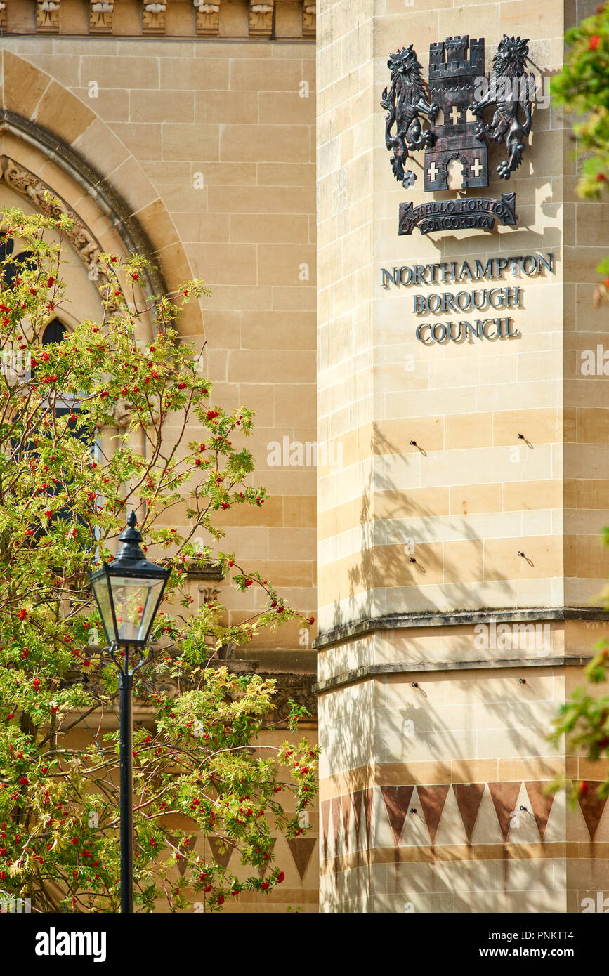 Fassade der Guildhall (Mock gotischen viktorianischen Gebäude), Home und Büros von Northampton Town Council, Northampton Town Centre, England. Stockfoto